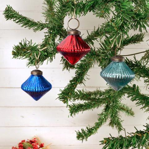 Holly ornament set A