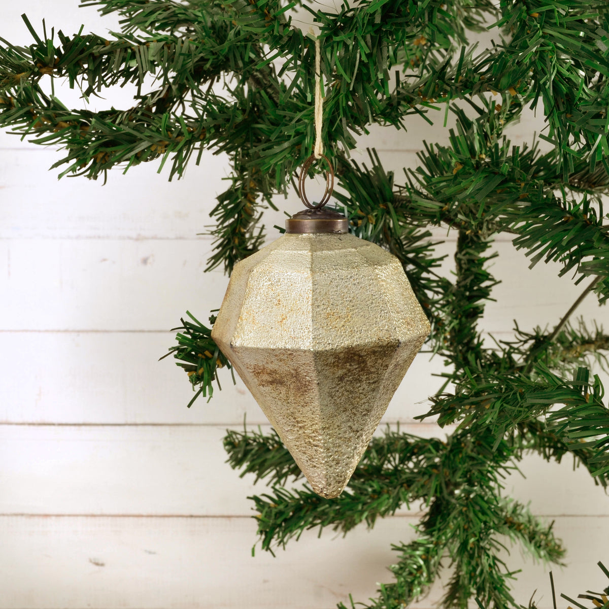 Dazzle diamond ornament