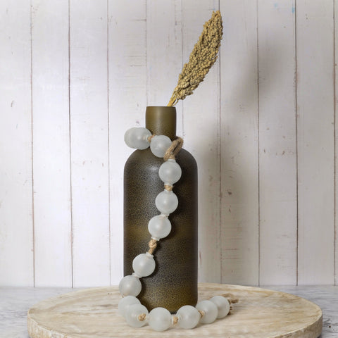 Riveria garland white