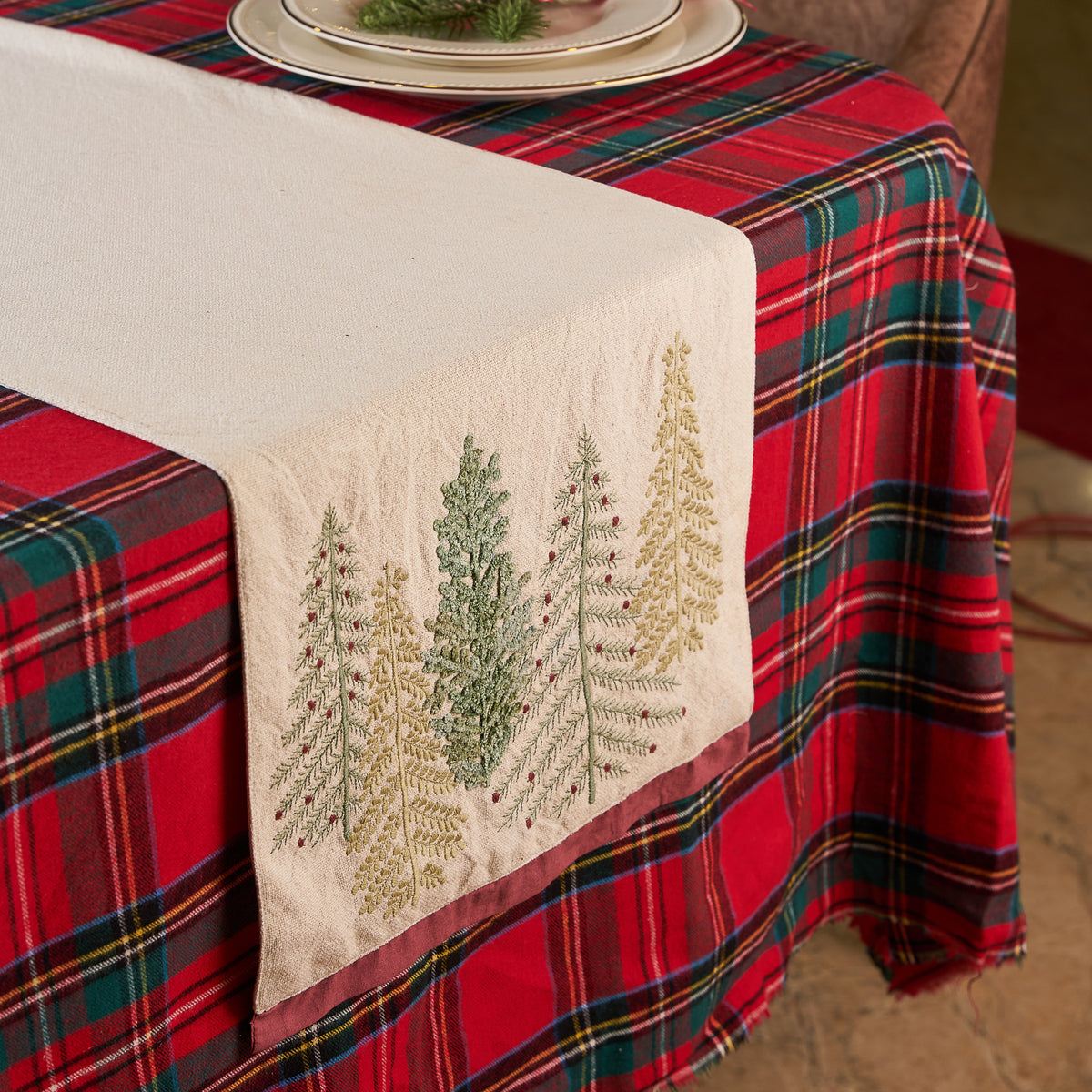 Mensa Mensa Christmas Table Runner