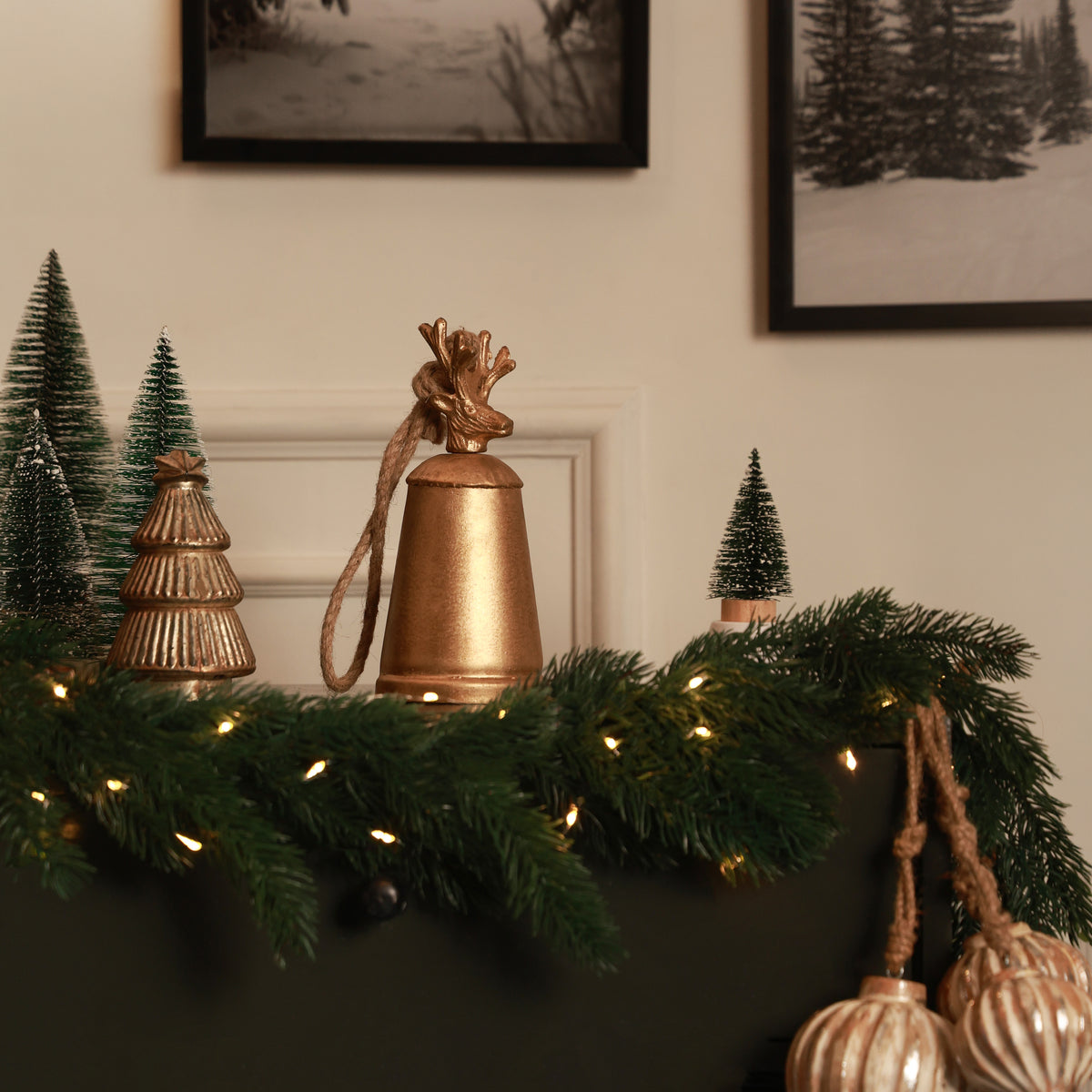 Blitzen reindeer bell gold S