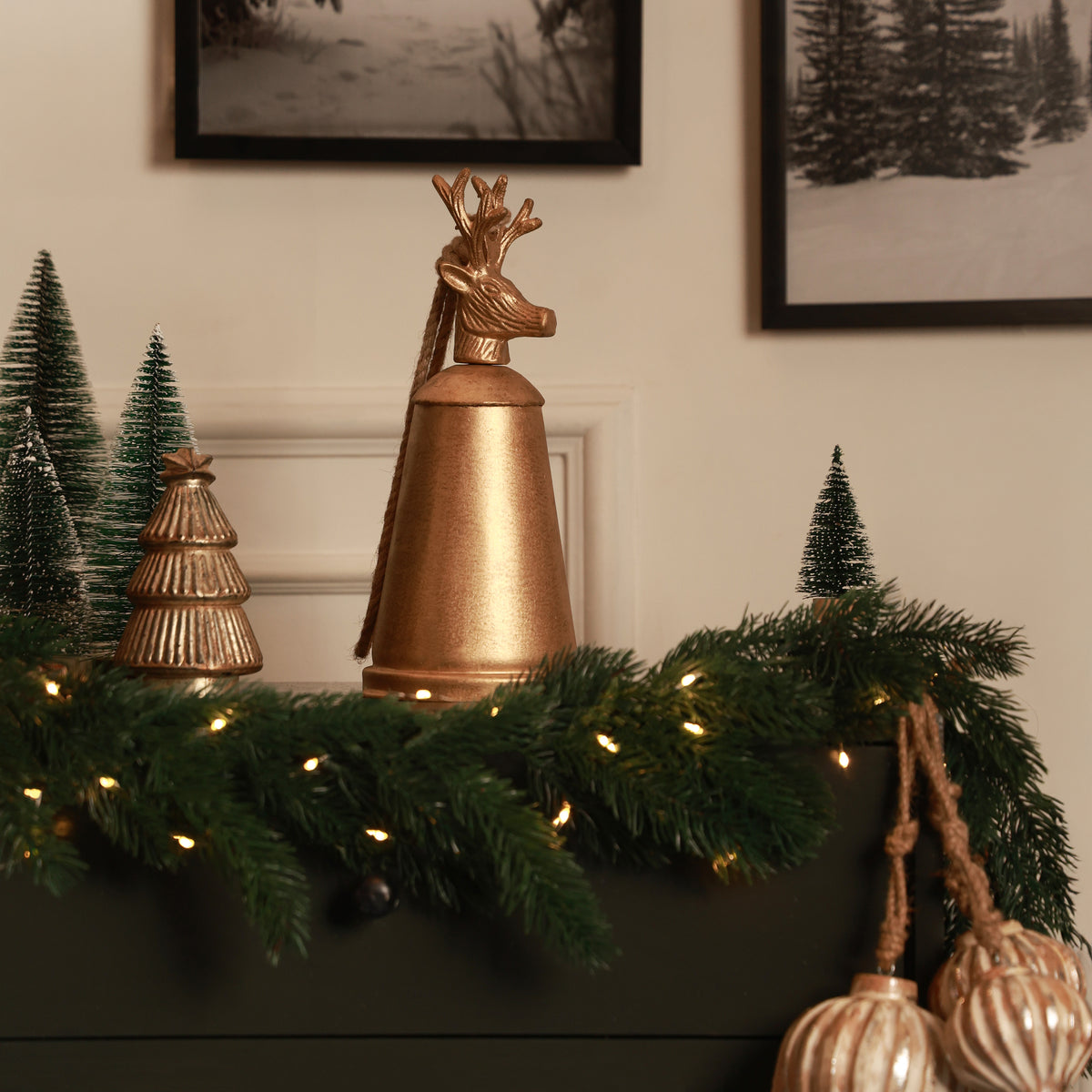 Blitzen reindeer bell gold M